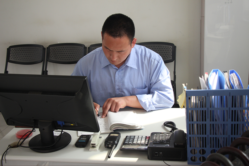 櫛風(fēng)沐雨,勇毅篤行